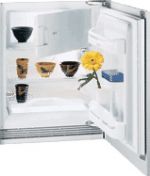 Встраиваемый холодильник ARISTON BTS 1614 Увеличить!